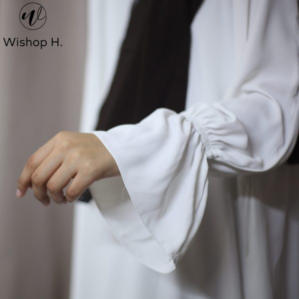 Snow Frill Abaya - Image 2
